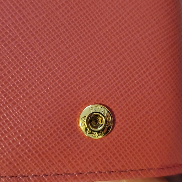 PRADA Pink Saffiano Leather wallet.....very good condition. Final sale! - Picture 5 of 10